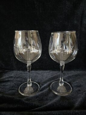 Etched Crystal Shark Clear Wine Glasses - Set of 2